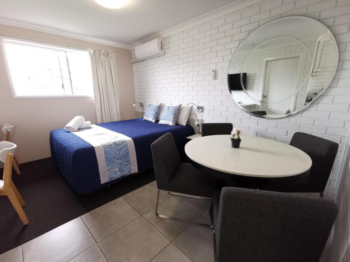 Leichhardt Motor Inn Тувумба Экстерьер фото