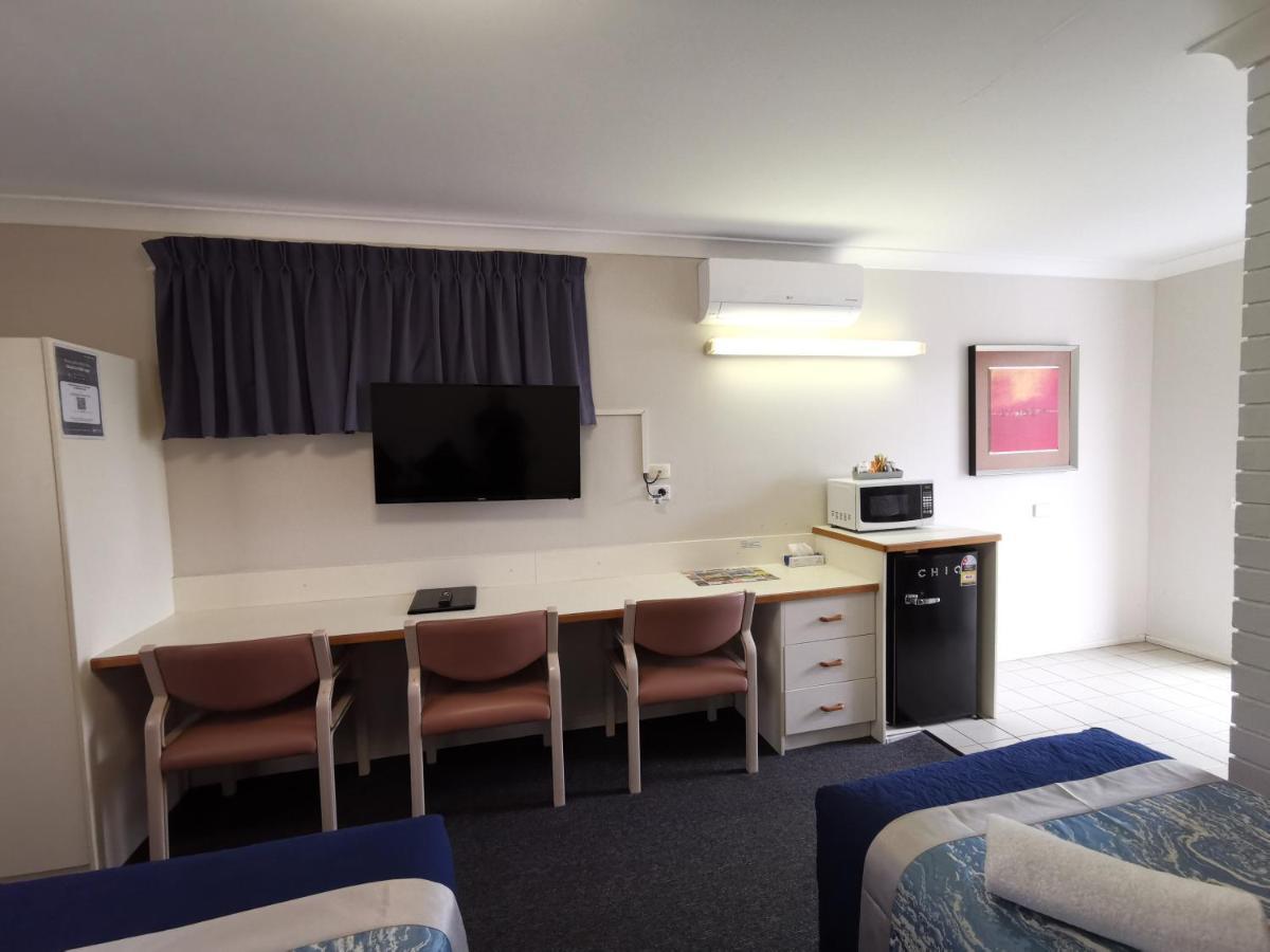 Leichhardt Motor Inn Тувумба Экстерьер фото