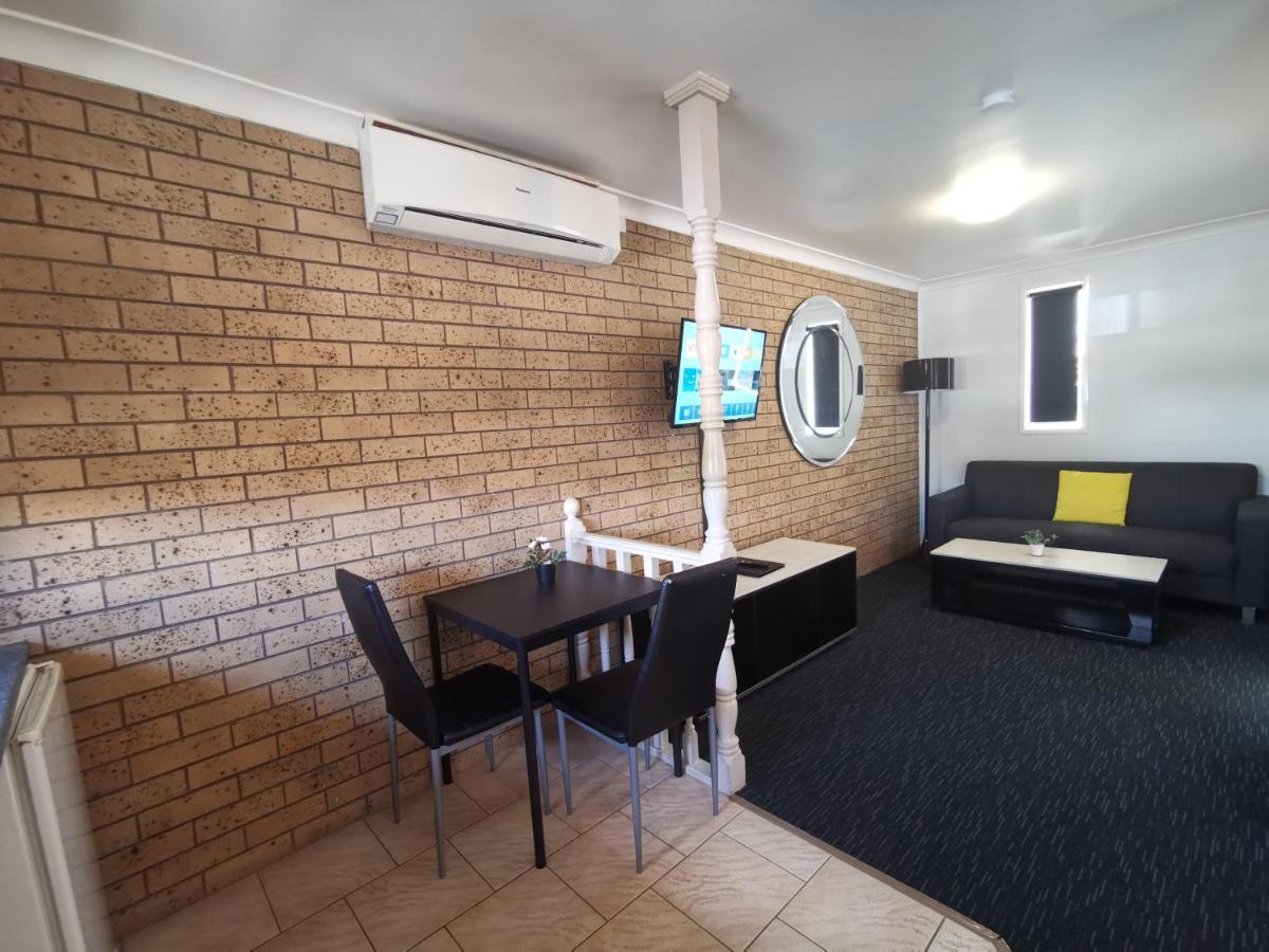 Leichhardt Motor Inn Тувумба Экстерьер фото