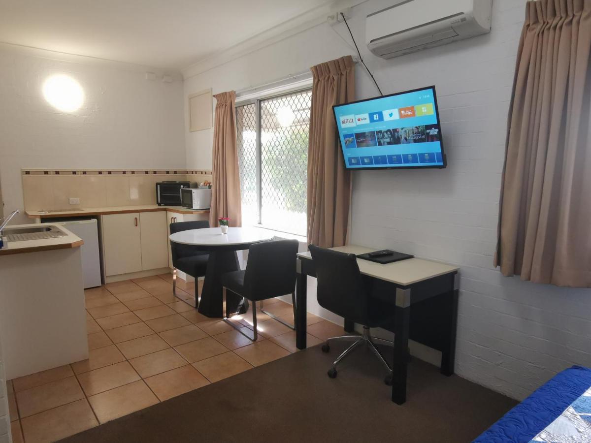Leichhardt Motor Inn Тувумба Экстерьер фото