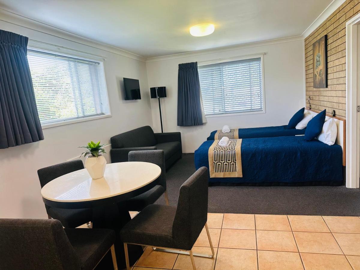 Leichhardt Motor Inn Тувумба Экстерьер фото