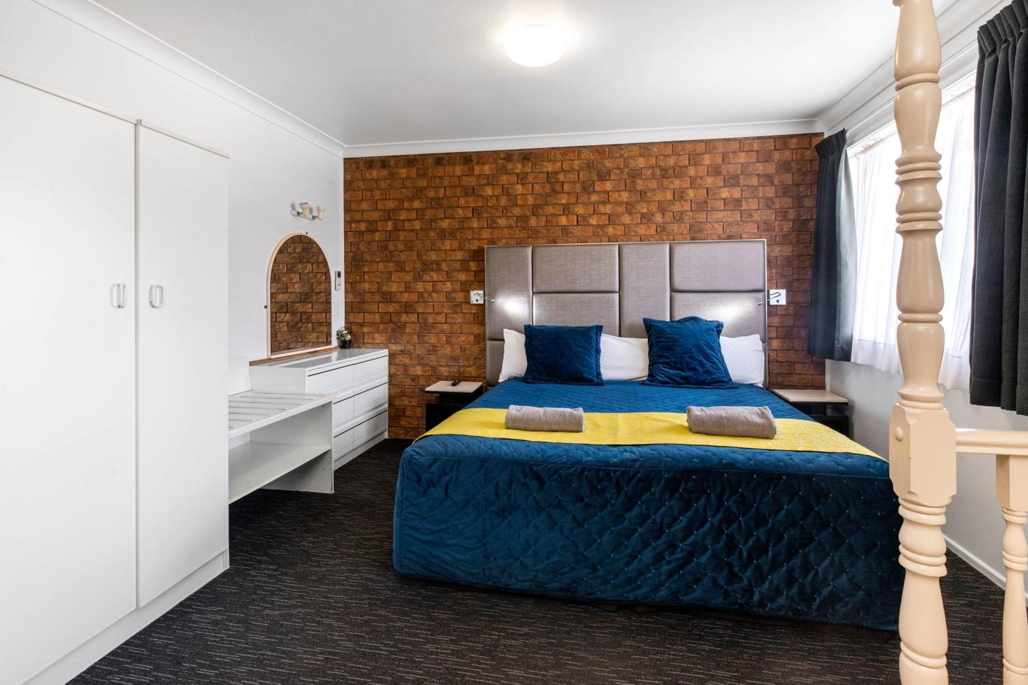 Leichhardt Motor Inn Тувумба Экстерьер фото