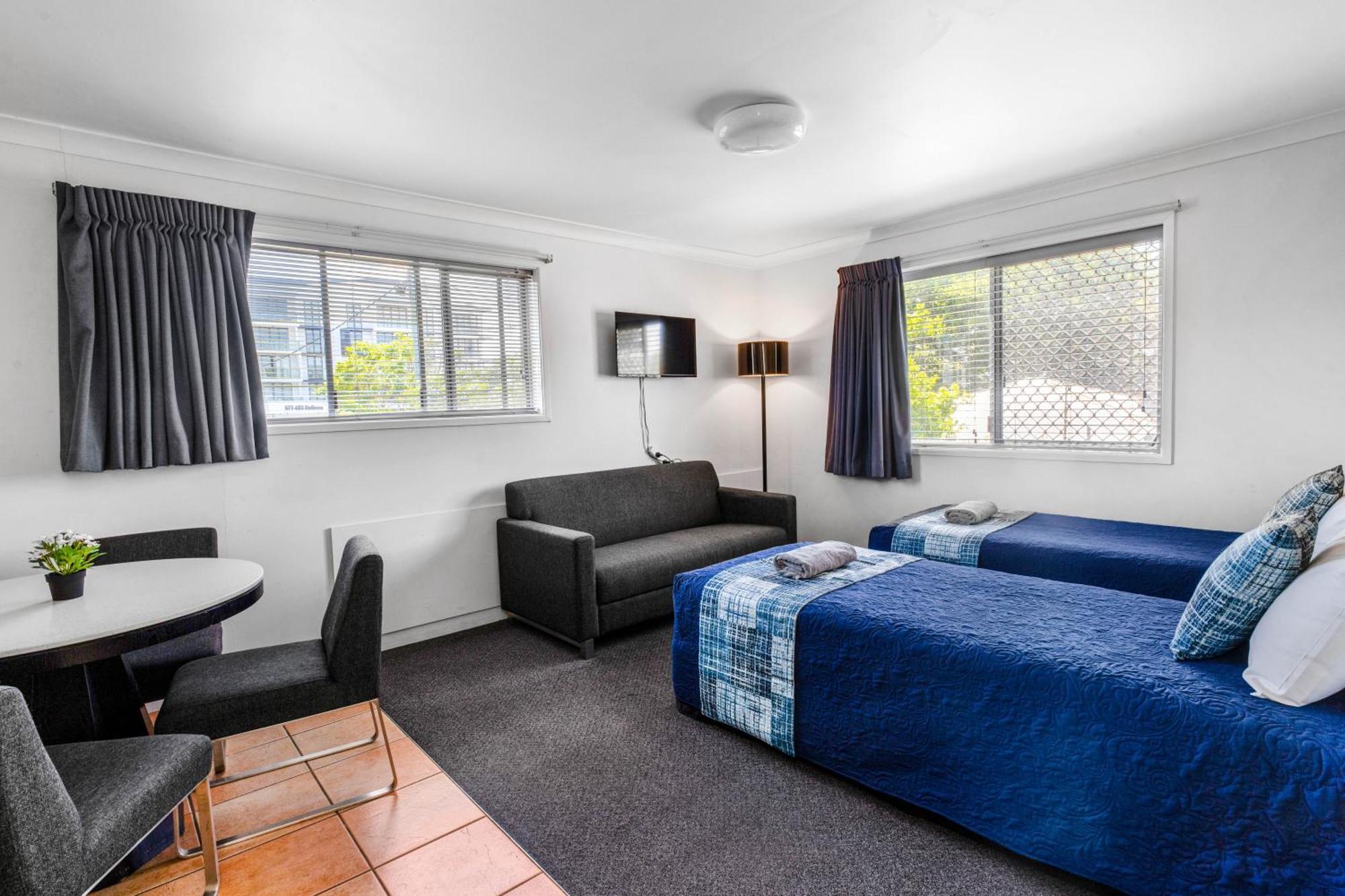 Leichhardt Motor Inn Тувумба Экстерьер фото