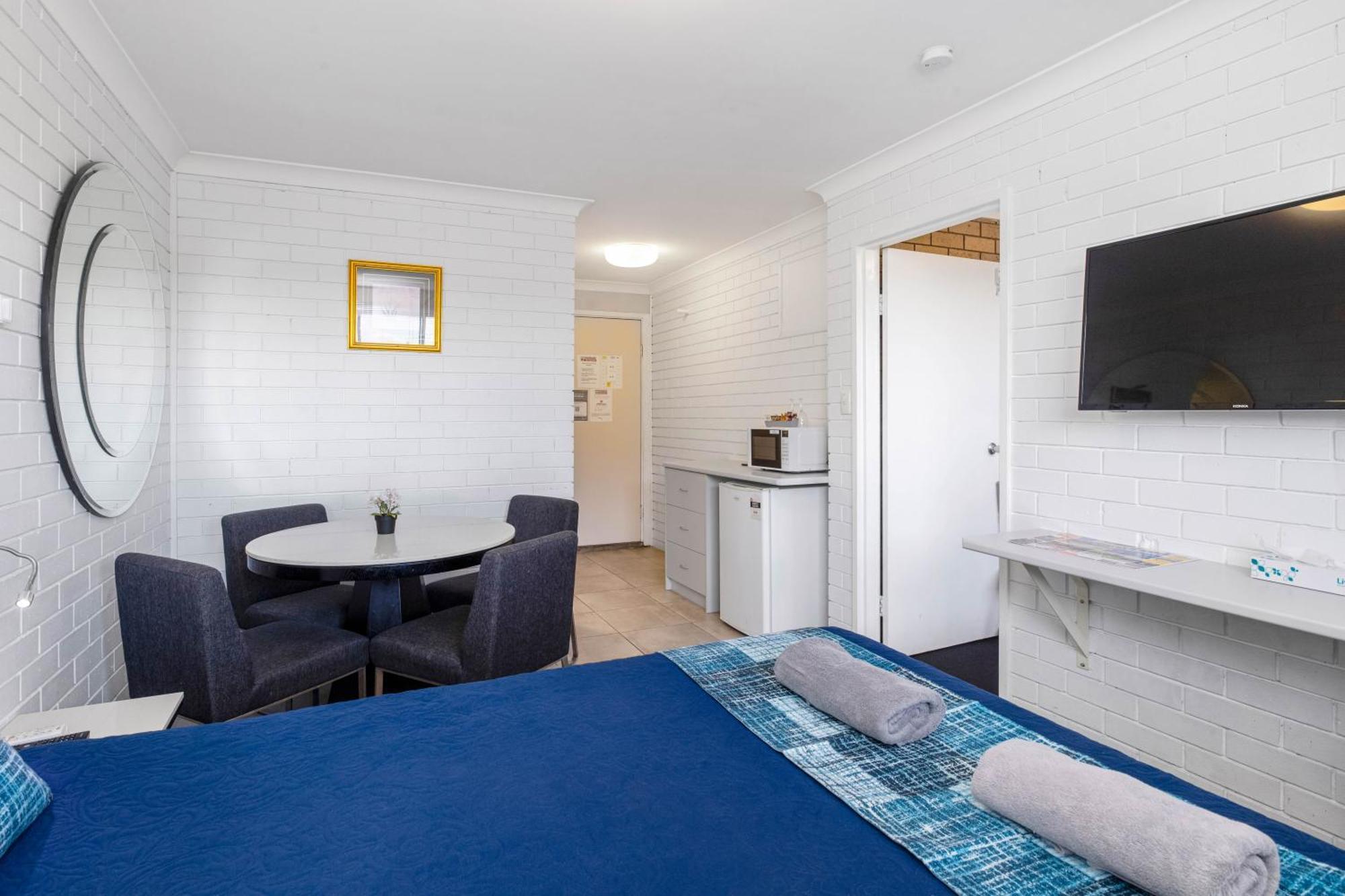 Leichhardt Motor Inn Тувумба Экстерьер фото