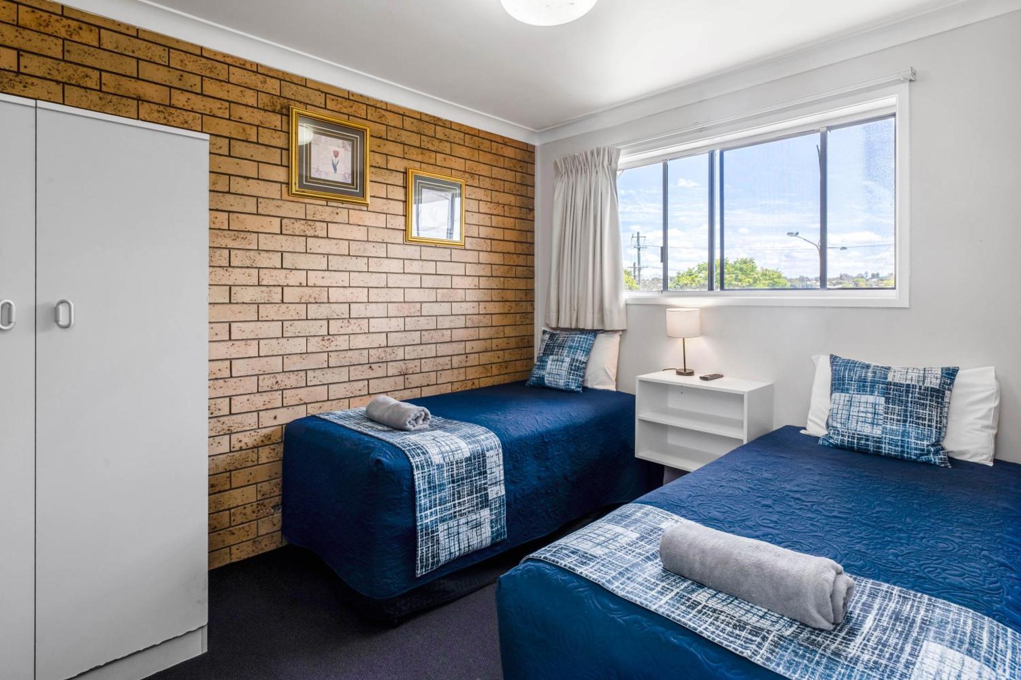 Leichhardt Motor Inn Тувумба Экстерьер фото