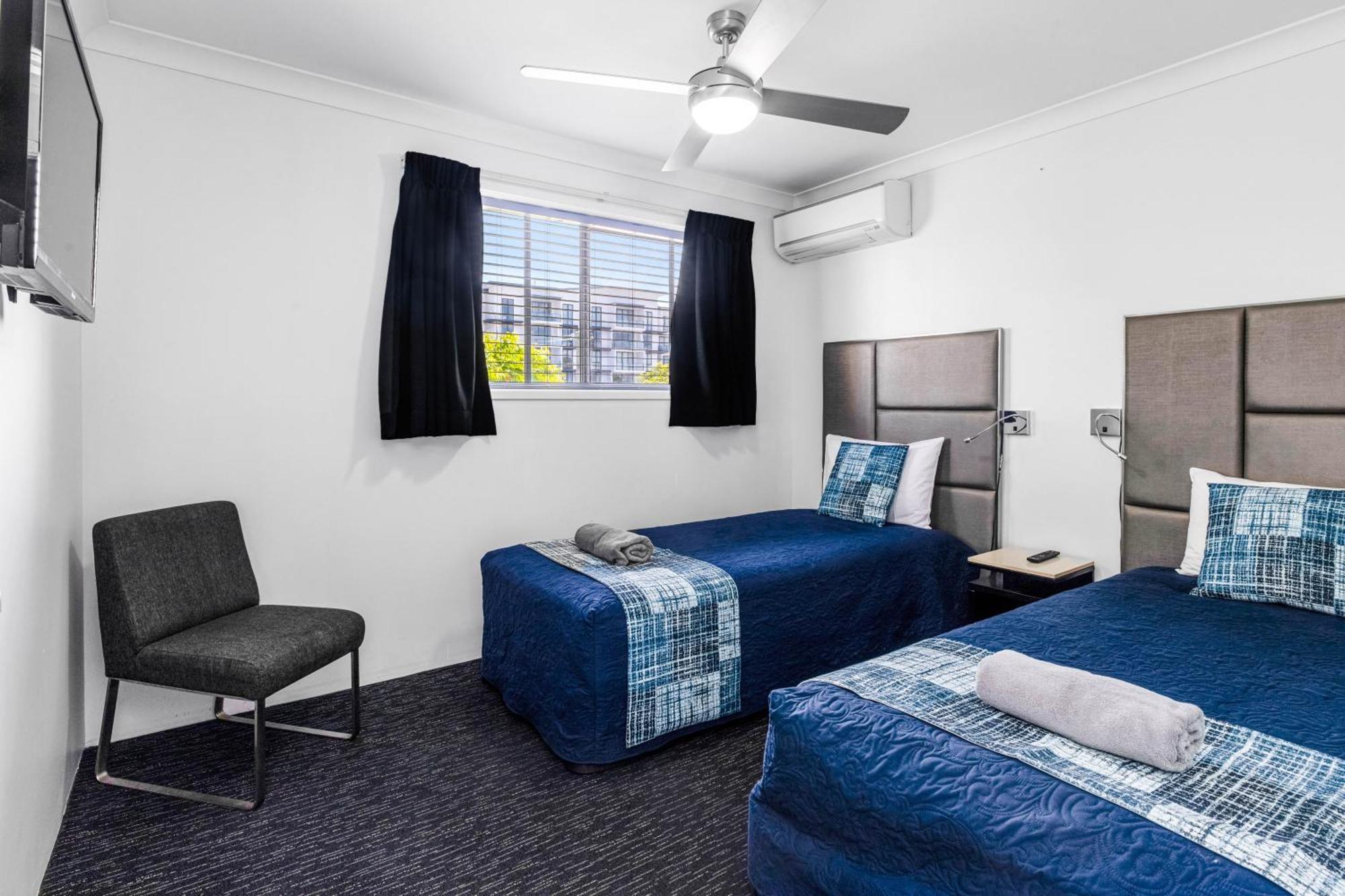 Leichhardt Motor Inn Тувумба Экстерьер фото