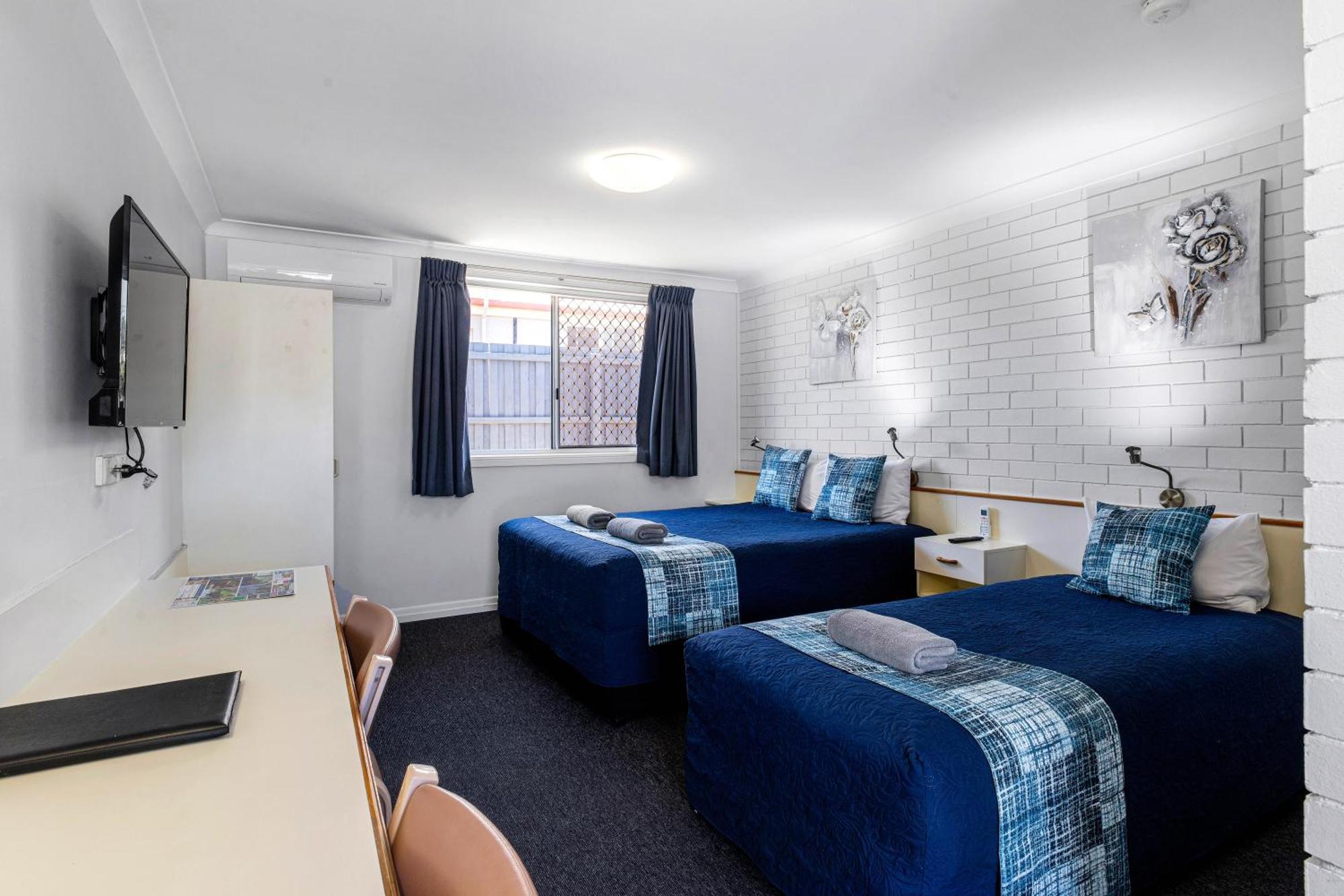 Leichhardt Motor Inn Тувумба Экстерьер фото