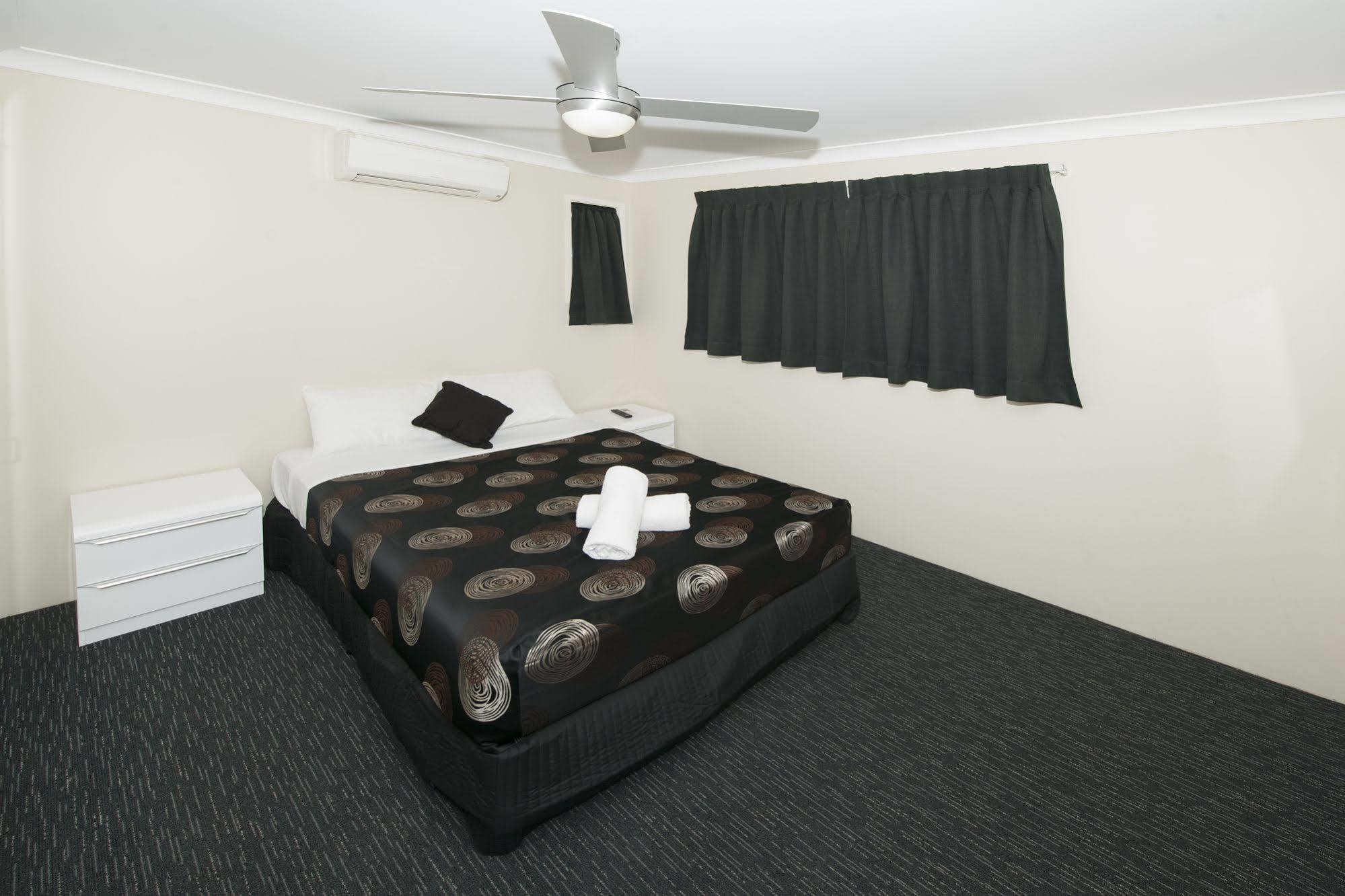 Leichhardt Motor Inn Тувумба Экстерьер фото